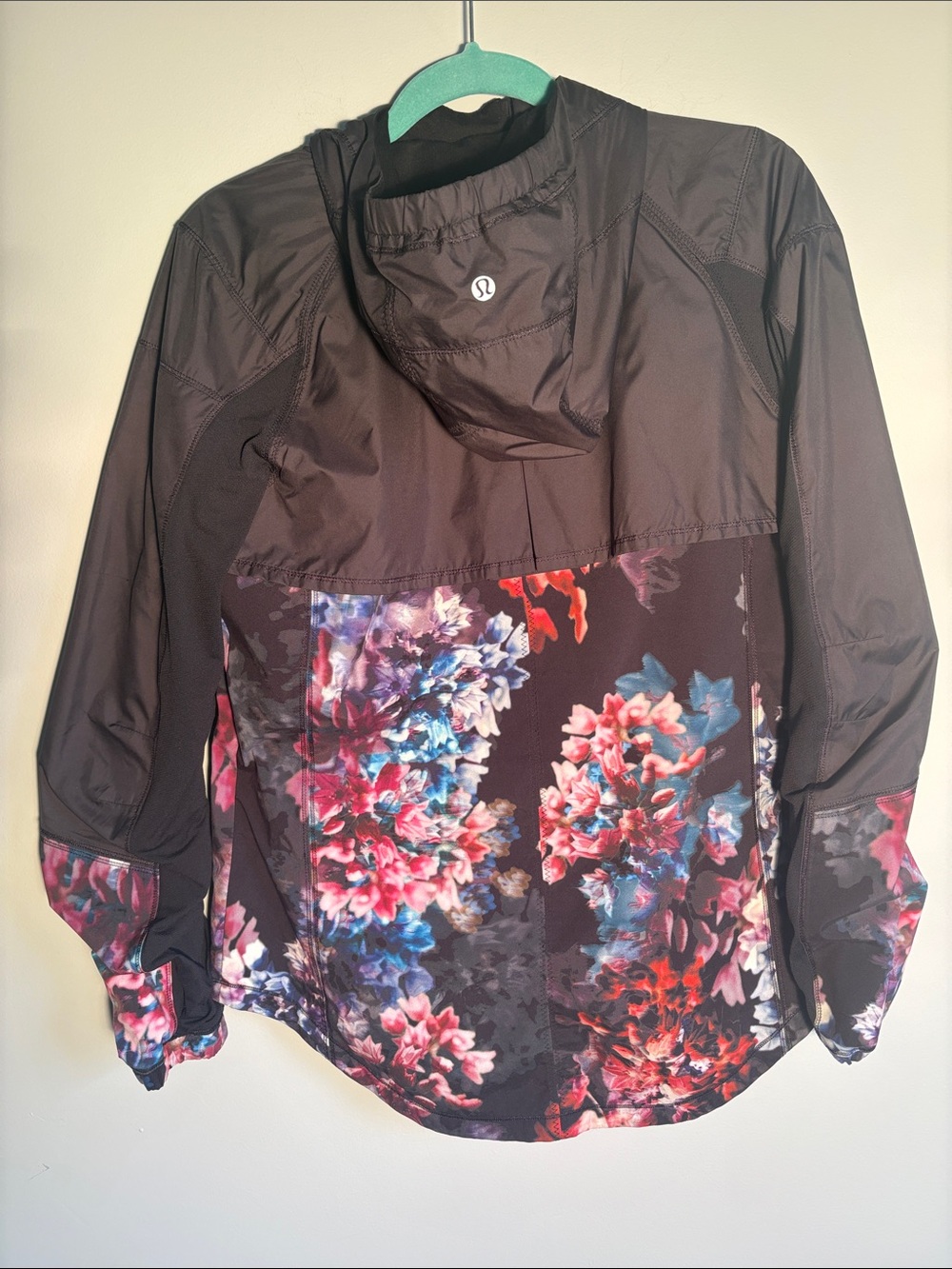 Lululemon Floral Hooded Running Jacket | Full Zip | Black Multi | Size 8 - Picture 2 of 4